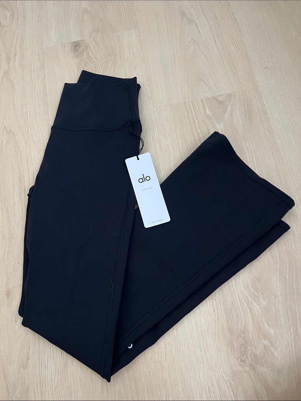 Alo Airbrush High-Waist 7/8 Bootcut Legging, Size M, NWT